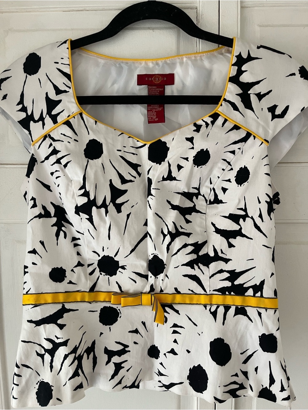 Signature by Sangria Y2K Black & White Floral Top with Yellow Trim